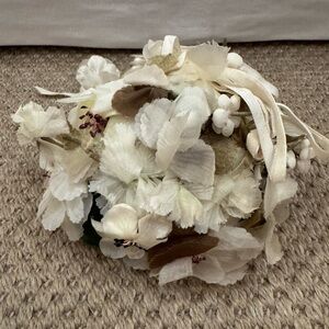 Vintage 1960s White Floral Hat, Mid-Century Garden Party hat from bullocks